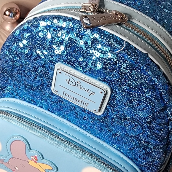Dumbo Sequin Exclusive Loungefly backpack Brand new - Picture 14 of 15